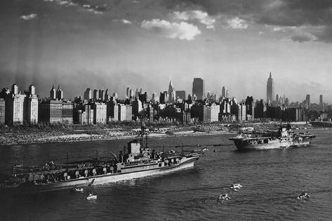 new-york-city-vintage-photos New York In December, Old New York City, Uss Midway, Woolworth Building, Williamsburg Bridge, Old Nyc, Nyc Vintage, City Pics, Nyc Photos