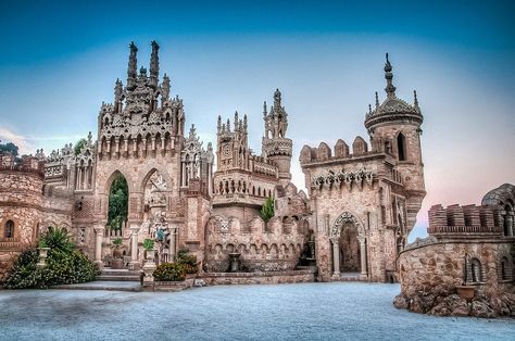 Castillo de Colomares Colomares Castle, Benalmadena Spain, Mijas Spain, Spain Holidays, White Building, Architectural Photography, Andalusia, Tower Bridge, Amazing Architecture