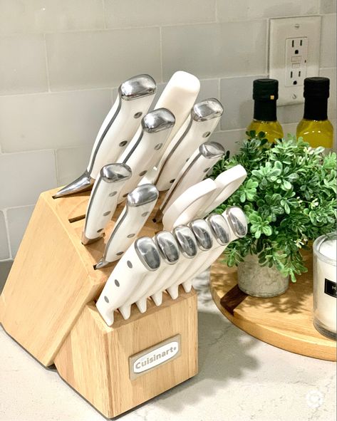 Love my 15-piece white knife set. Beautiful on the kitchen countertop and is perfect for New Year’s Eve entertaining. Amazon find, Cuisinart knife set, white kitchen decor. Amazon home. http://liketk.it/34GdE #liketkit @liketoknow.it #LTKNewYear #LTKhome #LTKstyletip @liketoknow.it.home @liketoknow.it.family Follow me on the LIKEtoKNOW.it shopping app to get the product details for this look and others Toples Kaca, Wallpaper Kitchen, Organizer Kitchen, Sink Kitchen, Kitchen Aesthetic, Appliances Kitchen, Aesthetic Kitchen, Accessories Kitchen, Cabinet Kitchen