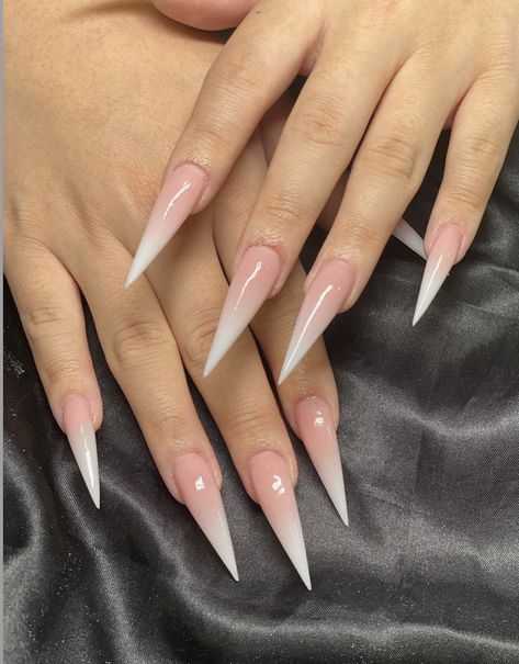 Acrylic Nails Stiletto, Stilleto Nails Designs, Punk Nails, Claw Nails, Swarovski Nails, Colored Acrylic Nails, Girly Acrylic Nails, Simple Acrylic Nails, Glamorous Nails