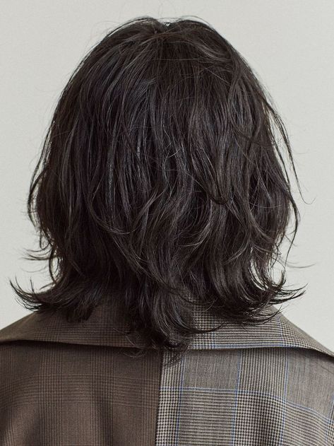 #pins #hair #longhair Mens Long Hair Layers, Mens Layered Haircut Long, Layered Hair Men, Long Layered Hair Men, Black Hair Men, Shoulder Length Hair Men, Mens Long Hairstyles, Wolf Cut Hairstyle, Shoulder Length Black Hair