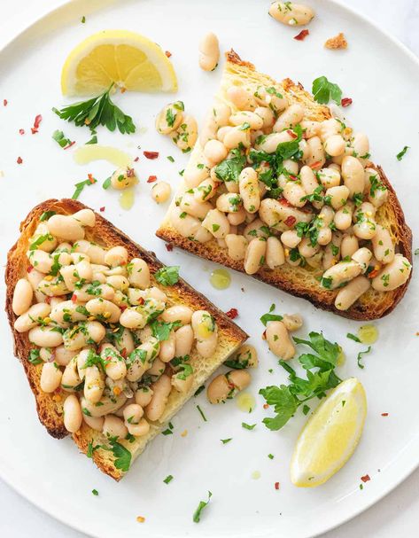 Marinated Beans, Cannellini Beans Recipes, Cannellini Bean, Vegetarian Bean Chili, On Toast, Cannellini Beans, Bean Salad, Bean Recipes, Vegetable Dishes