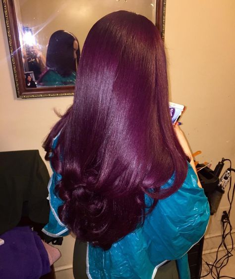 Pelo Color Vino, Hair Color Plum, Magenta Hair, Plum Hair, Dyed Hair Inspiration, Pinterest Hair, Pretty Hair Color, Hair Laid, Burgundy Hair