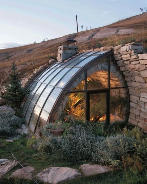 Grow food all year round in an underground greenhouse. Here's how Wallapini Greenhouse, House In A Greenhouse, Underground Greenhouse Diy, In Ground Greenhouse, Earth Greenhouse, Outdoor House Ideas, Greenhouse Houses, Earthship Greenhouse, Sunken Greenhouse