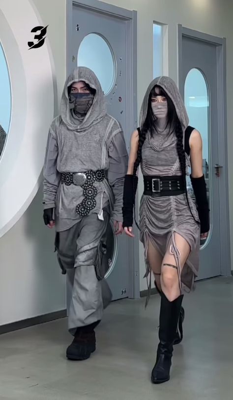 Dune Core Outfit, Rave Couple Outfits, Dune Outfit, Wasteland Outfit, Dystopian Clothes, Trash Couture, Rave Outfit Men, People Outfits, Techno Outfit