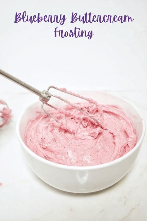 Blueberry Buttercream Frosting, Berry Buttercream, Vanilla Cake With Raspberry, Blueberry Buttercream, Raspberry Buttercream Frosting, Raspberry Frosting, Frosting Recipes Easy, Healty Dinner, Birthday Dessert