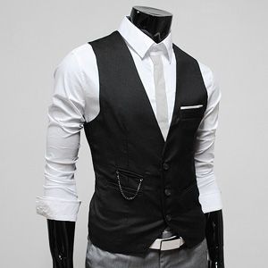 Hmm another mannequin with rolled-up sleeves. I've never honestly thought about doing that as a serious element of an outfit but it looks cool. Casual Wedding Attire, Mens Suit Vest, Business Casual Men, Casual Wedding, Suit Vest, Suit Fashion, Wedding Suits, Look Cool, Sport Coat