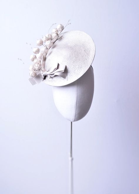 SPRING SUMMER — SHOP — JUSTINE BRADLEY-HILL MILLINERY Fascinator Hats Outfit, Bride Fascinator, Wedding Guest Hair, Tulle Headband, Fascinator Hats Wedding, Leather Beret, Royal Clothes, Headband Fascinator, Kentucky Derby Fascinator