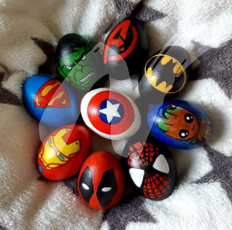 Pokemon Easter Eggs, Marvel Easter Eggs, Funny Easter Eggs, Diy Easter Eggs, Creative Easter Eggs, Easter Egg Art, Miniature Knitting, Easter Hats, Easter Egg Designs