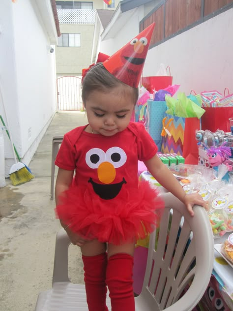 Elmo Outfit Elmo Birthday Outfit, Ideas For 1st Birthday, Elmo Birthday Party Ideas, Elmo First Birthday, Elmo Birthday Party, 1st Birthday Girl, Sesame Street Birthday Party, Elmo Party, Sesame Street Party