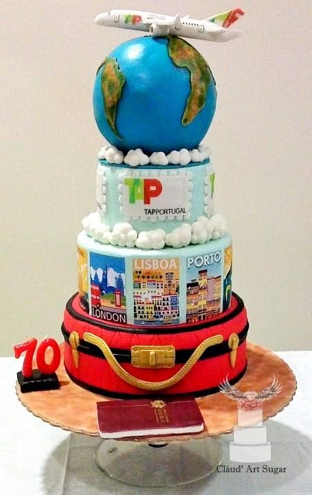 Traveling Around The World by Cláud' Art Sugar Cake World, Around The World Cake, World Birthday Cake, Map Cakes World, World Traveler Cake Ideas, Travel Birthday Cake For Her, Travel Wedding Cake, Map Cake, Extreme Cakes