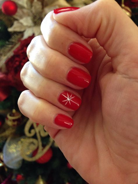 Star of Bethlehem Christmas nails Bethlehem Star Nails, Christmas Nails Star Of Bethlehem, Star Of Bethlehem Nail Art, Winter Star Nails, Star Of Bethlehem Nails, Christmas Star Nails, Christmas Pedicure, Nail Tricks, Nail Christmas