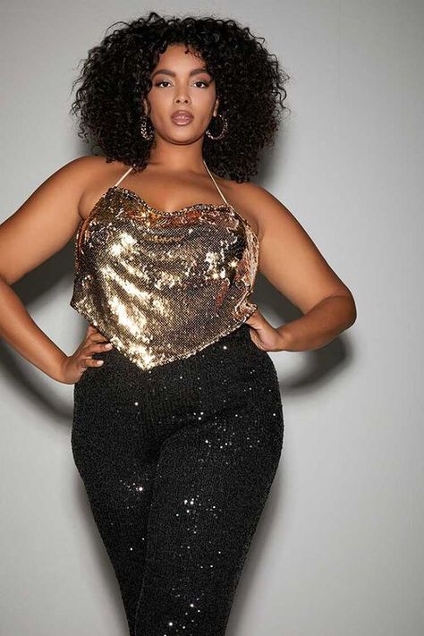 Plus Size Sequin Halter Top Sequin Halter Top Outfit, Halter Top Outfit Ideas, Disco Party Outfit Women, Glitz And Glam Outfit, Glam Party Outfit, Women Christmas Outfits, Halter Top Outfit, Concert Outfit Plus Size, Disco Party Outfit