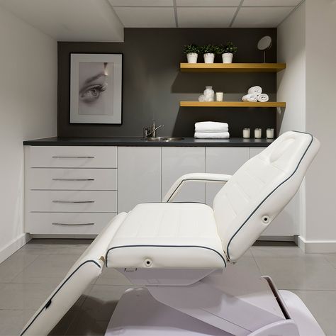 Beauty Room Salon, Medical Office Decor, Esthetician Room Decor, Esthetics Room, Spa Room Decor, Spa Interior Design, Media Room Design, Medical Office Design, Esthetician Room