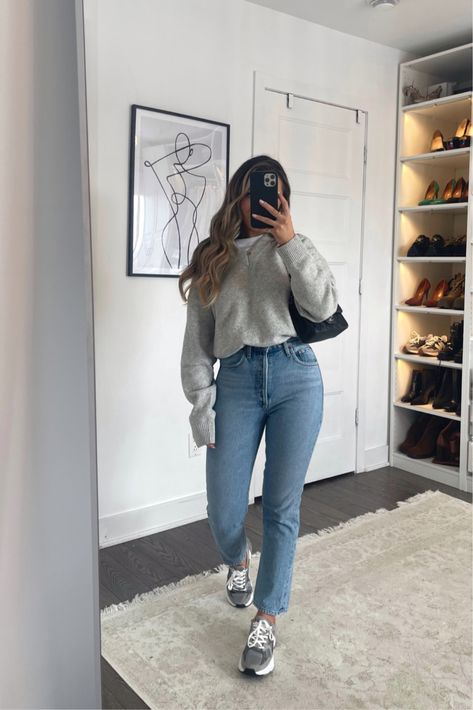 Comfy Spring Outfits, Mom Outfits Spring, Sporty Mom, Jeans Outfit Spring, Mom Jeans Outfit, Spring Outfits Men, Mum Fashion, Casual Day Outfits, Sporty Outfits