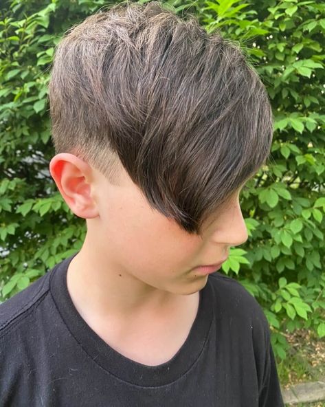 Skater Haircuts for Boys in 2022 - Styles You Would Love To Have While Ride Boys Skater Haircut, Long On Top Boys Haircut, Skater Haircut For Boys, Skater Boy Haircut, Skater Haircut, Skater Hairstyles, Trending Boys Haircuts, Skater Boy Hair, Skater Hair