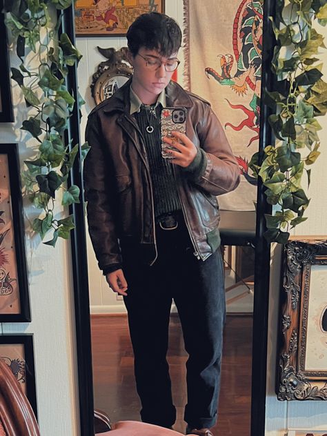 Dark academia, earth tones, cozy masc fall outfit Fall Outfits Masculine, Earthy Outfits Masc, Masculine Dark Academia Outfits, Masc Dark Academia Outfits, Masc Winter Outfit, Earth Tone Outfits Aesthetic, Dark Academia Outfit Winter, Earth Tones Outfit, Earth Tone Fashion