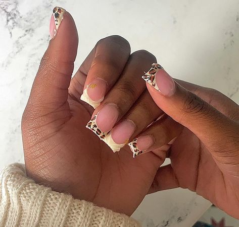 So subtly autumn!😍 - - - - - - - - - - - - 
Leopard cheetah print fall autumn frenchies french tip 3D nails Fall Country Nails, Animal Print French Tip Nails, Cheetah Print French Tip Nails, Print French Tip Nails, Nails Leopard, Nails Cheetah, Future Nails, French Top, Gel X Nails