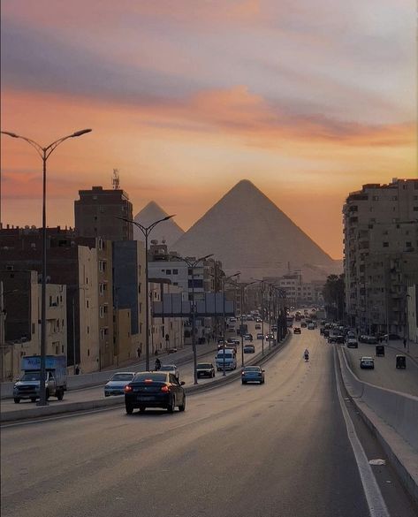 Egypt Landscape, Ancient Egypt Aesthetic, Egyptian Poster, Egypt Resorts, Egypt Aesthetic, Egypt Culture, Visit Egypt, Egypt History, Cairo Egypt