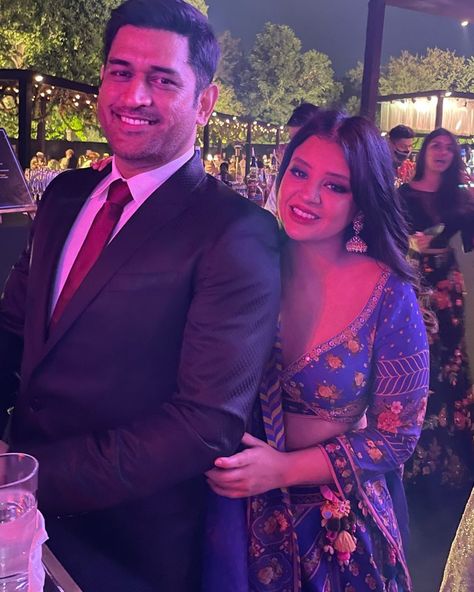 Ms Dhoni And Sakshi, Dhoni And Sakshi, Sakshi Dhoni, Ms Dhoni Wife, Cricket Dress, Glamour Clothing, Billie Eilish Ocean Eyes, Mahendra Singh Dhoni, Anil Kapoor