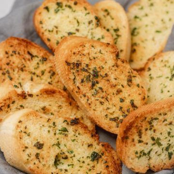 Air Fryer Garlic Bread, Air Fryer Garlic, Air Fried Food, Air Fryer Oven Recipes, Garlic Bread Recipe, Air Fryer Dinner Recipes, Instant Recipes, Deilig Mat, Air Fryer Recipes Easy