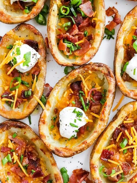 Loaded Potato Skins Recipe, Crispy Potato Skins, Potatoe Skins Recipe, Baked Potato Skins, Small Town Woman, How To Make Potatoes, Potato Skin, Loaded Potato, Potato Skins