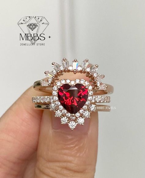 Heart Cut Engagement Ring, Rose Gold Moissanite Ring, White Stone Ring, Garnet Engagement Ring, Gemstone Wedding Rings, Vintage Style Rings, Rose Gold Heart, Bridal Ring Sets, Yellow Gold Engagement