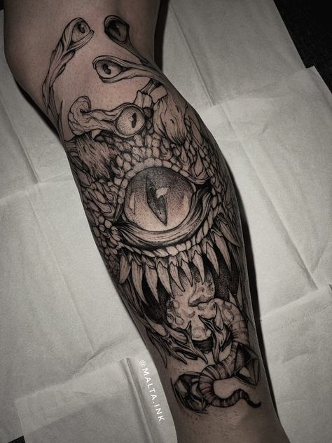 Beholder Tattoo Design, Matching Nerdy Couple Tattoos, Dnd Monster Tattoo, Dnd Tattoo Sleeve, Mindflayer Tattoo, Baulders Gate 3 Tattoos, Number 3 Tattoo Ideas, Baldurs Gate 3 Tattoo, Beholder Tattoo