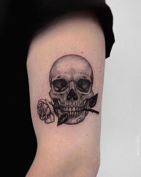 Rob Zombie Tattoo Ideas, Skull Shading, Half Skull Half Face Tattoo, Shading Examples, Skull Head Tattoo, Shading Tattoos, Zombie Tattoos, Tattoos Inspo, Half Skull