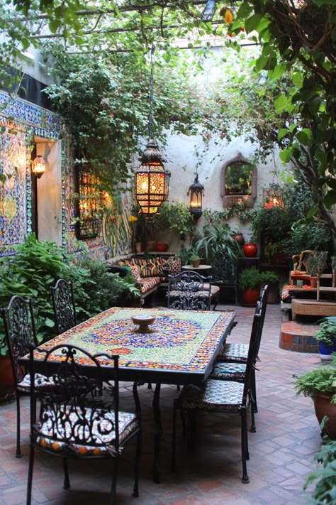 Rich Hues Moroccan Room Ideas, Moroccan Terrace Ideas, Moroccan Garden Design, Garden Cafe Ideas, Moroccan Outdoor Patio, Moroccan Backyard, Morrocan Courtyard, Moroccan Outdoor Decor, Moroccan Terrace