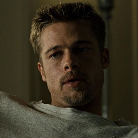 Brad Pitt Se7en, Brad Pitt Hair, Brad Pitt Style, William Bradley Pitt, Bradley Pitt, 90s Actors, Edward Norton, Tyler Durden, Hair Icon