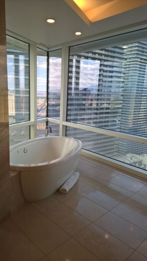 The Bath of our Corner Suite in the ARIA Resort & Casino In Las Vegas.  What a Great View from the jetted soaking tub. Massage Bed, Mandalay Bay, Living In La, Whirlpool Bathtub, Luxury Lifestyle Dreams, Vegas Baby, Las Vegas Hotels, Casino Resort, Mandalay