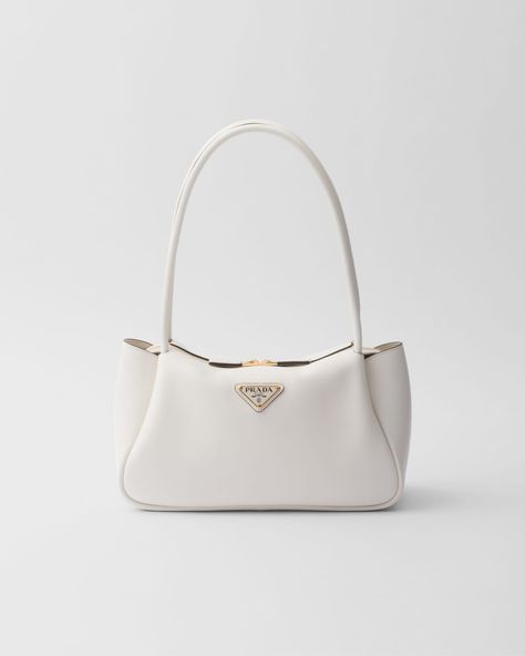 White Summer Bag, White Purse Aesthetic, Hand Bag Outfit, White Bag Aesthetic, Trendy Designer Bags, White Prada Bag, White Designer Bag, Prada Purse, Prada Purses