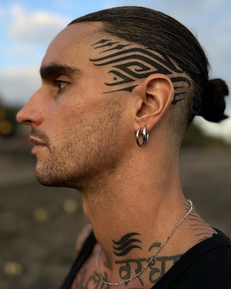 ༄ ༄ ༄ (@gaya_tree_) • Instagram photos and videos Head Tattoo Hair, Mens Face Tattoos, Hairline Tattoos, Scalp Tattoo, Story Tattoo, M Tattoos, Dragon Images, Side Tattoos, Face Tattoos