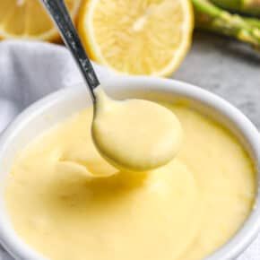 Easy Hollandaise Sauce {Stovetop & Blender Version} - Spend With Pennies Hollandaise Sauce Blender, Hollandaise Sauce Recipe, Bernaise Sauce, Mother Sauces, Culinary Basics, Easy Hollandaise, Easy Hollandaise Sauce, Homemade Hollandaise Sauce, Recipe For Hollandaise Sauce