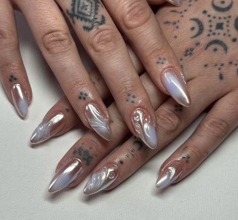 Hologram Nails, Grunge Nails, Nail Games, Creative Nails, Nail Polish Colors, Almond Nails, Treat Yourself, Makeup Nails, Fun Nails