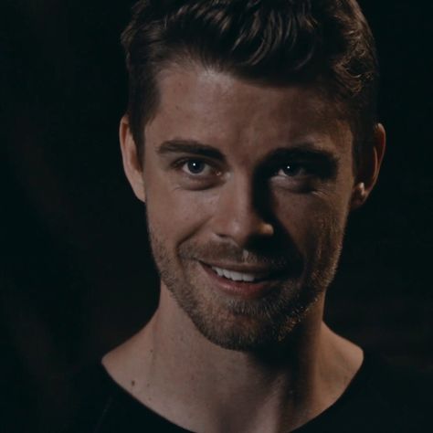 Lincoln Campbell Icons, Agents Of Shield Lincoln, Lincoln Agents Of Shield, Lincoln Campbell, Luke Mitchell, Marvel Shield, Cant Sleep At Night, Shield Icon, Marvel Wall