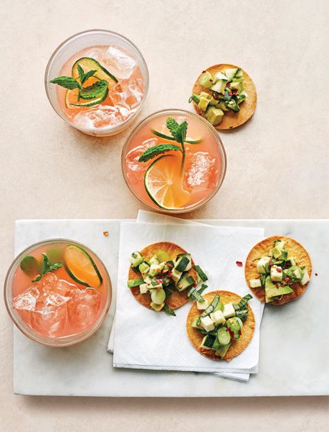 Gin Paloma, Cocktails With Gin, Tostadas Recipe, Tostada Recipes, Paloma Cocktail, Date Night Recipes, Fruity Cocktails, Cheap Dinner Recipes, Easy Mexican