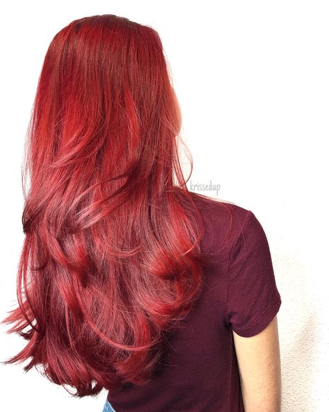 A deep, almost-burgundy shade of red is trending on colorists' and salons' Instagram pages, and it's called red velvet after the color of the cake of the same name. Fashion Red Hair Color, Intense Red Hair Color, Blood Red Hair Color, Red Dark Hair, Ruby Red Hair Color, Red Velvet Hair Color, Red Velvet Hair, Dark Red Hair Color, Black Red Hair