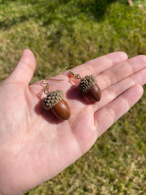 Nature inspired acorn earrings.  Cute and cool statement earrings and great gift for her. Grabby Hands, Earring Art, Acorn Jewelry, Acorn Earrings, Cottagecore Earrings, Acorn Crafts, Fantasy Outfits, Woodland Jewelry, Earrings Nature