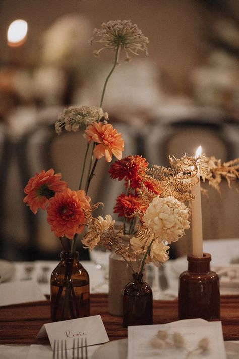 Less Flowers Wedding Decor, Multi Colored Candles Wedding, Autumnal Wedding Flowers Table, Indoor Fall Wedding Decorations, Fall Pergola Decorations Wedding, Minimal Fall Wedding Centerpieces, Desert Sunset Wedding Theme, Wedding Centerpieces Dried Flowers, Moody Fall Wedding Table Decor