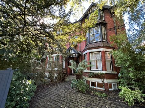 British Terrace House, Terraced House Exterior, Terraced House Interior, Victorian Row House, Victoria House, Row House, Terraced House, Terrace House, House For Sale