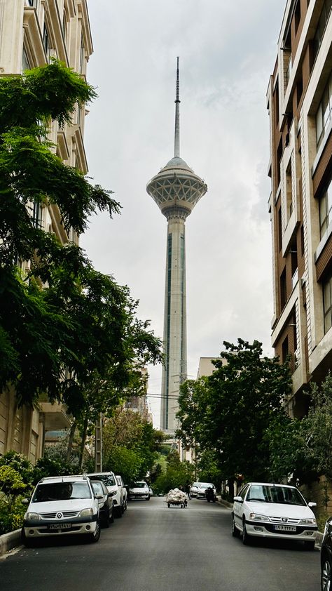 Iran/Tehran Milad Tower 🌱 Milad Tower, Iran Culture, Structural Engineer, Dream Dates, Iran Pictures, Beautiful Beach Pictures, Acrylic Painting Diy, Picture Places, Tehran Iran