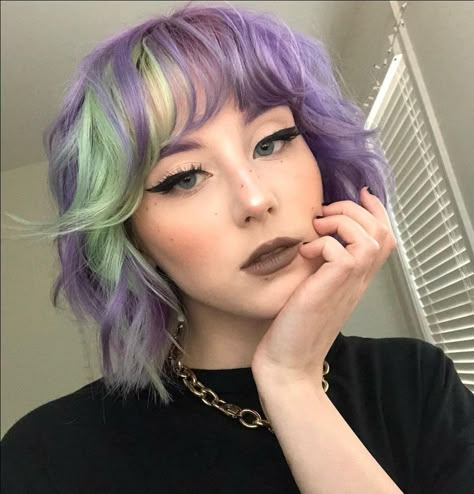 Hair Color Inspiration Medium Length, Shirt Colored Hair, Purple Green Hair Short, Purple Hair Dye Ideas Short Hair, Hair Colour Ideas Green, Moss Colored Hair, Pastel Green And Purple Hair, Fantasy Color Hair Short, Green Jellyfish Hair