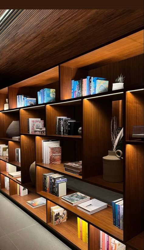 Wall Library Design, Attic Room Design, Hallway Library, Room Library Ideas, Mcm Office, Luxury Bookcase, Library Lighting, Floor To Ceiling Bookshelves, Home Library Rooms