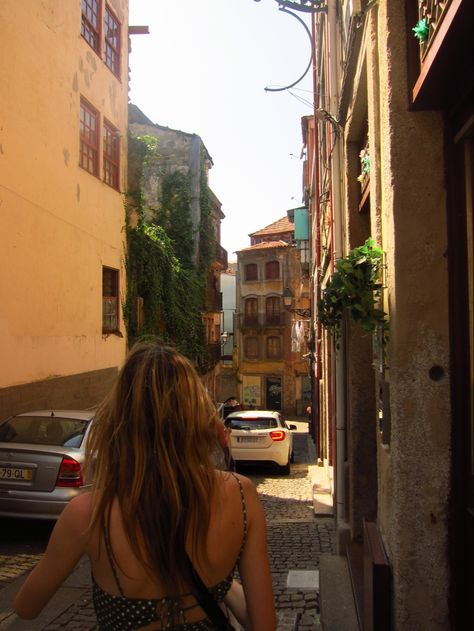 Summer In Portugal Aesthetic, Italy Photo Inspiration, Portugal Picture Ideas, Portugal Instagram Pictures, Aesthetic Candid Photos, Italy Inspo Pics, Spain Instagram Pictures, Portugal Photo Ideas, Trieste Aesthetic