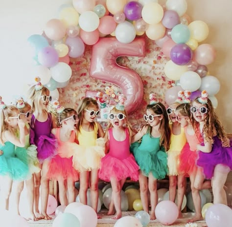 Birthday 5th Girl, 5th Birthday Photoshoot Ideas, Selfie Party, Tutu Birthday Party, 5th Birthday Party Ideas, Spa Birthday Parties, Spa Birthday, Birthday Party Theme Decorations, Birthday Photography