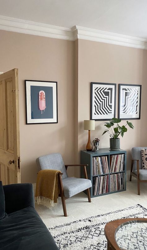 Rose Walls Living Room, Light Brown Wall Paint Living Room, Light Peach Living Room Walls, Moody And Bright Interior Design, Pink Taupe Living Room, Dusty Pink Walls Living Room, Pale Terracotta Living Room, Brown And Pink Interior Design, Sand Living Room Walls