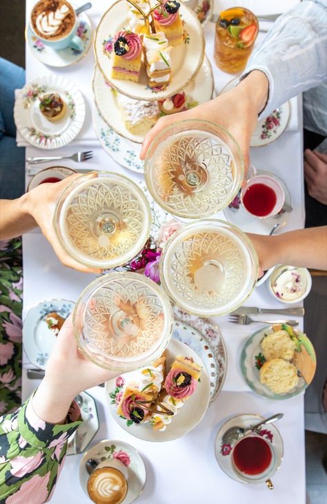 food flat lay high tea table High Tea Photoshoot, Tea Photoshoot, Outdoor Tea Parties, Idea Photography, Party Flats, Party Photoshoot, Food Illustration Art, Photoshoot Idea, Bachelorette Trip