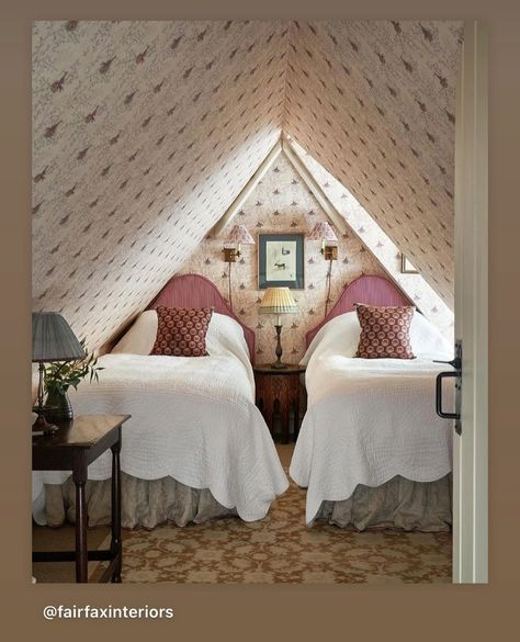 Low Ceiling Attic Bedroom, Small Attic Bedroom Ideas, Low Ceiling Attic, Small Attic Bedroom, Robert Kime, Attic Bedroom Designs, Cottage Prints, Small Attic, Attic Bedrooms